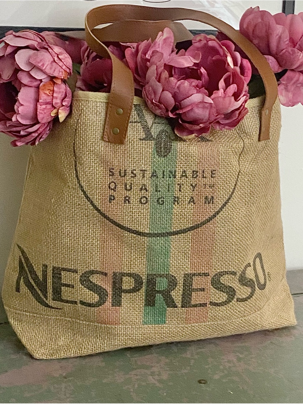 Nespresso logo tote 100% Jute with Brown leather straps and 100% cotton lining - Picture 6 of 11